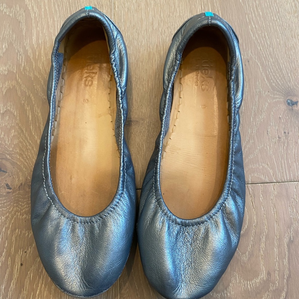 Beautiful Tiek’s ballet flats